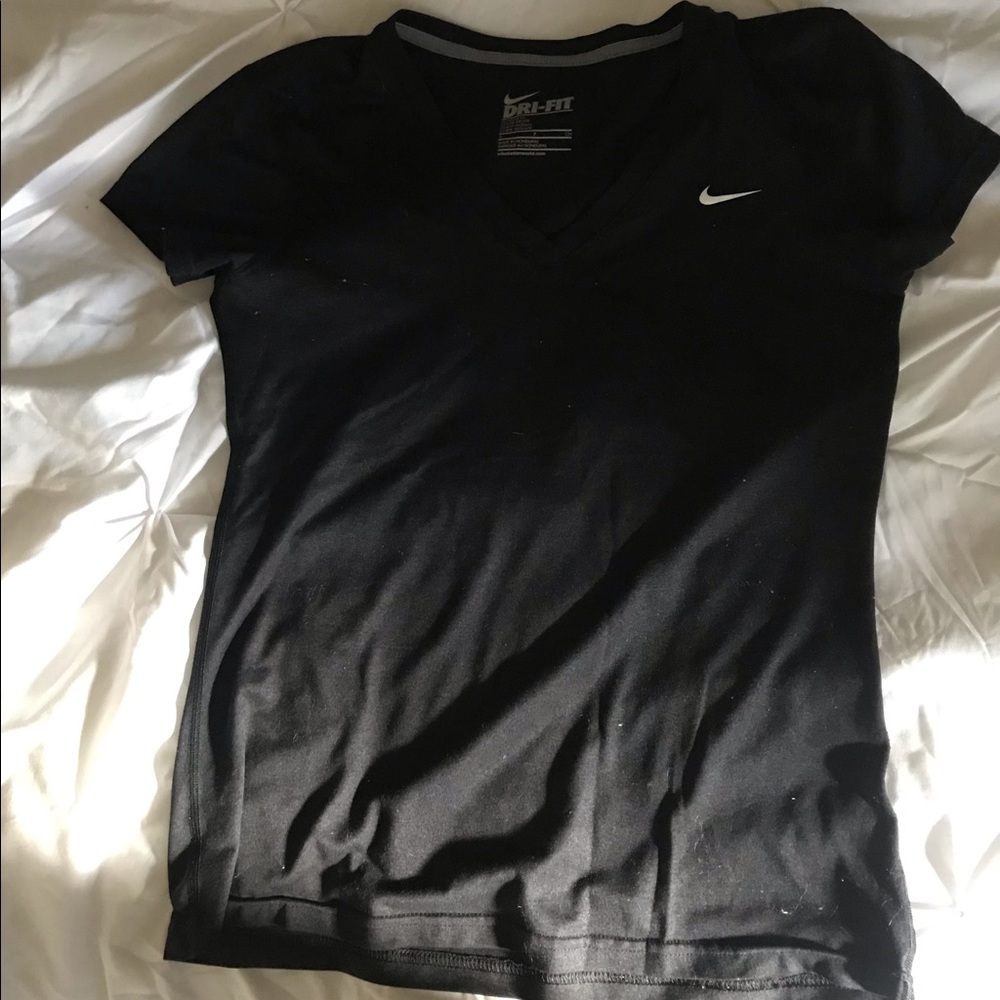Black nike drifit tee
